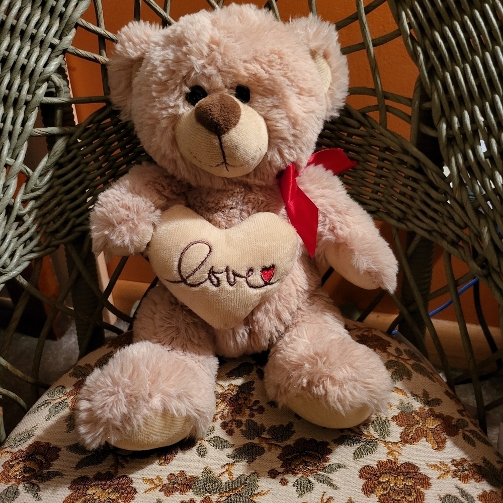 Cute Valentines teddy bear!​ ☆☆3 For $25☆☆